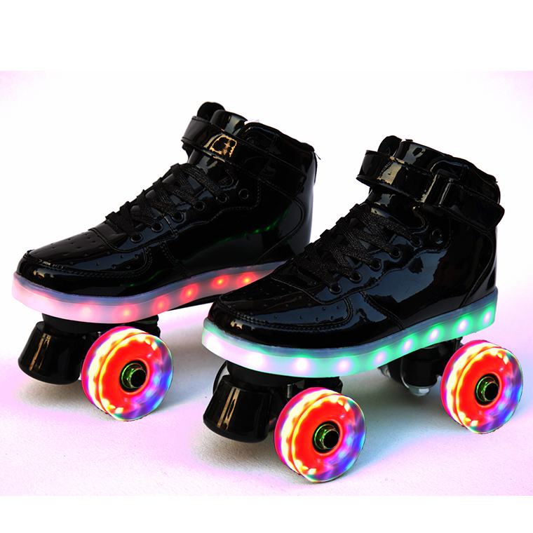 Black light-skin + skate packs